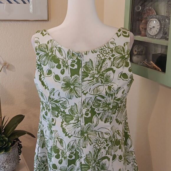 Robbie Bee Woman Green Floral Cotton Dress. Garden Girl. - Picture 7 of 12